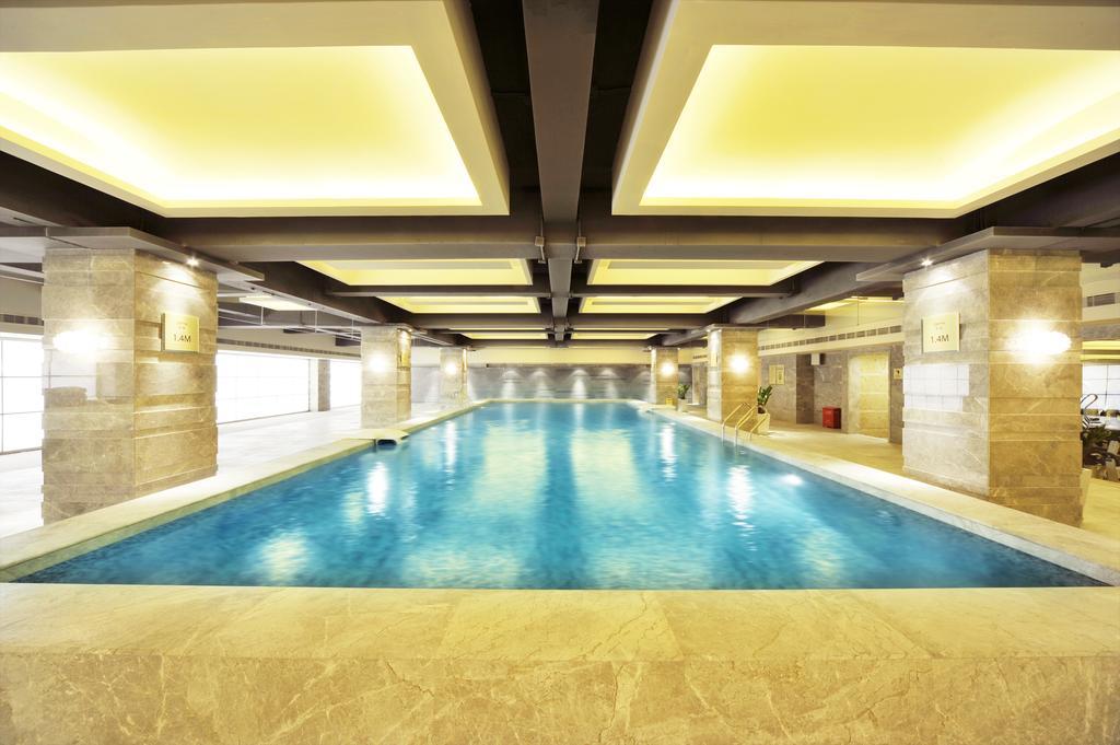 Royal Suites & Towers Ухань Экстерьер фото