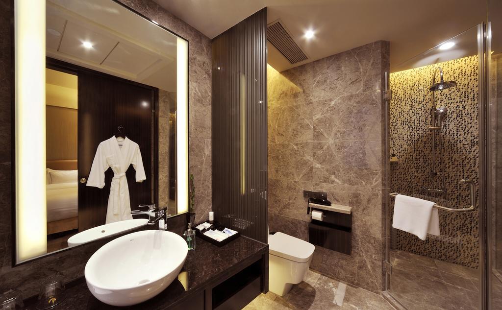 Royal Suites & Towers Ухань Номер фото