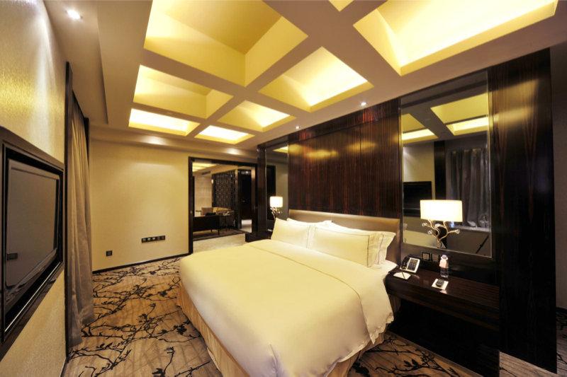 Royal Suites & Towers Ухань Экстерьер фото